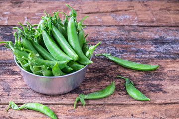 hearthy fresh green peas