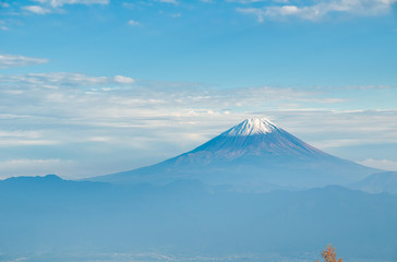 Fototapeta premium 富士山, 山中湖, 風景, 雪, 自然, 空, 雲, 日本, 青, 美しい, 頂点, マウント, 景色