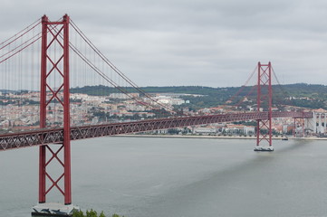 Famoso y bonito puente de Lisboa
