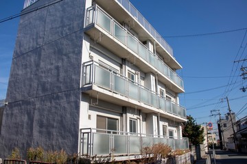 人が住まなくなった老朽化したアパート