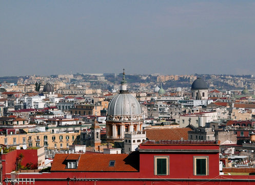 bel panorama della citt&agrave; di napoli