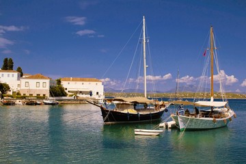 Fototapeta na wymiar Boats in the old harbour of Spetses island in Saronic gulf, Greece