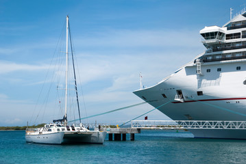 Roatan Island Mahogany Bay Pier Cruise Ship