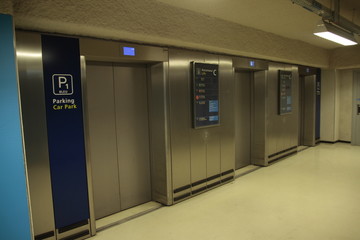 ascensores aeropuerto