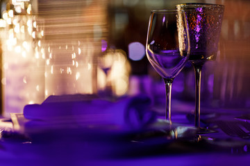 Empty glasses in restaurant