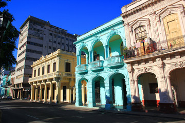 Fototapeta na wymiar Colorful views, architecture, buildings, ocean, in Havana, Cuba