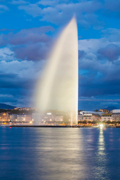 Switzerland, Geneva, Lake Geneva with fountain Jet d'Eau