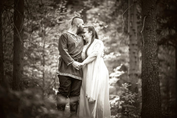 Fototapeta na wymiar viking wedding, pair shooting, celtic wedding, non-traditional ceremony