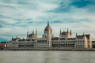 Obraz na płótnie Canvas Budapest Parliament Building against the sky