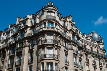 Fototapeta na wymiar Apartment blocks on Rue Raynouard, 16th arrondissement, Paris, France