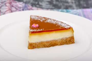 dessert cheesecake with caramel