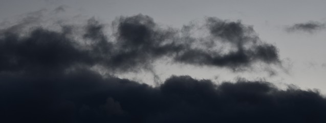 Obraz premium Winter evening dark clouds over Berlin and Brandenburg on February 19, 2020, Germany