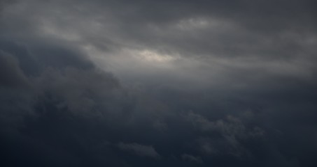 Obraz premium Winter evening dark clouds over Berlin and Brandenburg on February 19, 2020, Germany