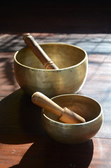 Struck and singing bowls are widely used for music making, meditation & relaxation, as well for personal spirituality. They have become popular with music therapists, sound healers & yoga practitioner