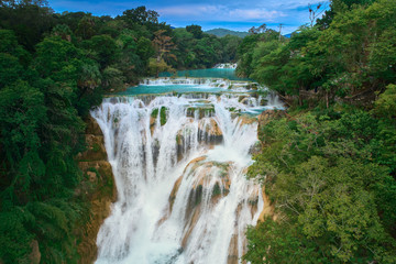 Cascada del Salto en la huasteca potosina, san luis potosi, mexico 