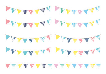 カラフルな柄入りガーランドのセット © ひび