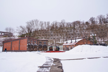 Fototapeta premium 保存されている転車台とレンガ車庫