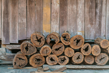Woodstock with wooden background