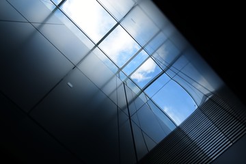 地下街の吹抜け天井