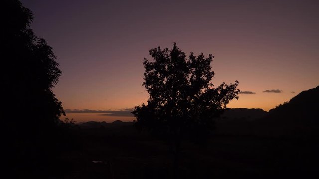 Sun rise in Vi&ntilde;ales Valley
