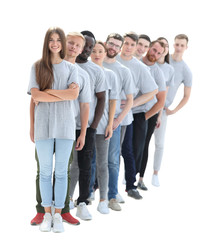 Fototapeta premium grupa młodych ludzi w szarych koszulkach stojących w rzędzie