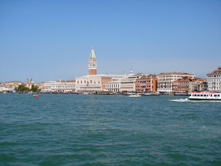 Fototapeta premium Even from afar, from the window of the ship, the Doge's Palace impresses with its majesty and beauty.