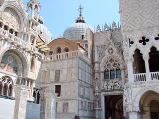 Fototapeta na wymiar Bottom view of the architectural grandeur of the marvelous beauty of the Venetian Palace's sculptural compositions.