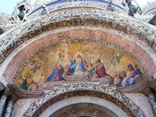 Fototapeta premium An amazing combination of Renaissance creators of architecture, sculpture, painting and icon painting in one palace building.