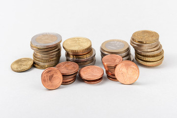 Die Staaten mit Eurowährung diskutieren die Abschaff44ung der Münzen kleiner als 5 Eurocent