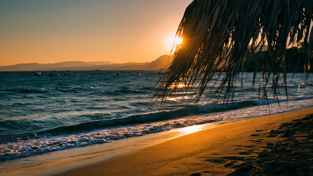 Sonnenuntergang auf Rhodos am Strand von Pefki