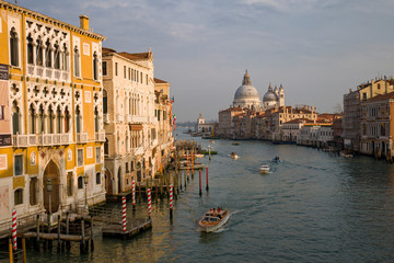 Venecia, norte de Italia. Vistas del Gran Canal. Góndolas.