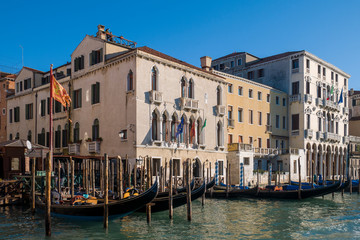 Obraz na płótnie Canvas Venecia, norte de Italia. Vistas del Gran Canal. Góndolas.