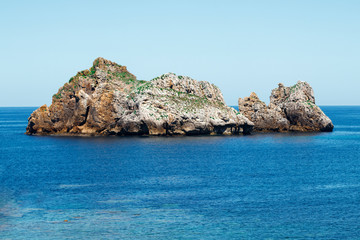 Fototapeta na wymiar rocky islands in the coast of spain