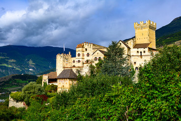 Fototapeta premium Schloss Churburg bei Schluderns im Vinschgau 