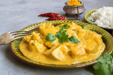  spicy chicken stewed in curry sauce.