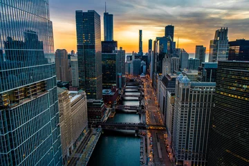 Fototapeten Chicago Skyline &amp  River Sunrise Luftbild Atemberaubender Himmel © Aaron