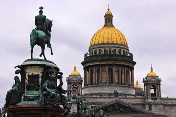 Fototapeta premium St. Isaac's Cathedral and monument to Emperor Nicholas I. St. Petersburg