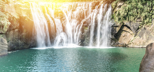 Shihfen Waterfall, Fifteen meters tall and 30 meters wide, It is the largest curtain-type waterfall in Taiwan