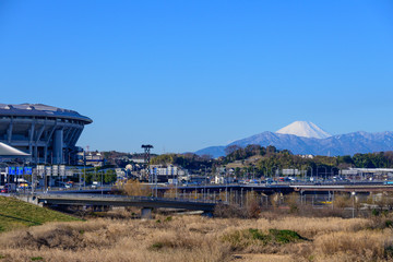 新横浜から見る冬の富士山