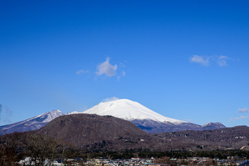 冬　軽井沢スキー場から見る浅間山