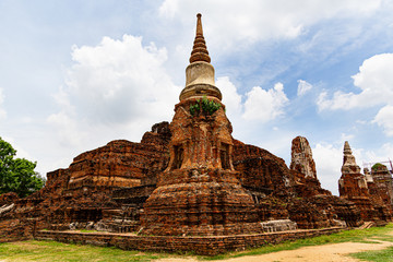 Fototapeta premium Old architectural buildings in Ayutthaya