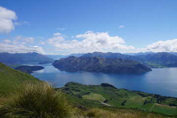 Lake Wanaka Bergbesteigung mit Blick auf den See 