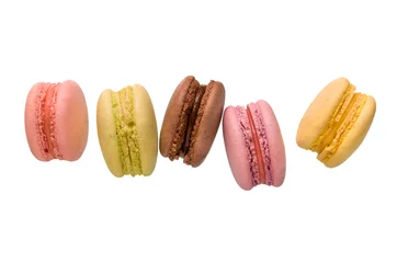Fotobehang Macarons Taarten kleur macarons geïsoleerd op een witte achtergrond.