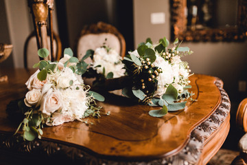 wedding flowers light and airy