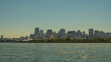 Obraz premium montreal city skyline at sunset