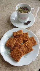 Chá com pãozinho desidratado