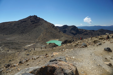 The view of Emerald Lake at Tongariro Alpine Crossing