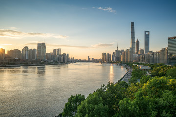 Fototapeta premium Shanghai skyline at dusk