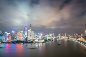 Obraz premium Shanghai skyline at dusk