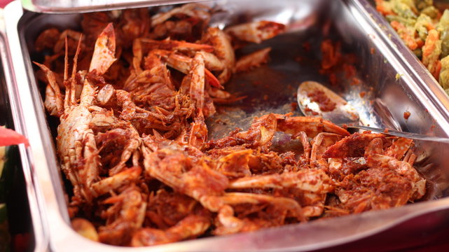 Crab (Rajungan) that is processed with spicy seasoning